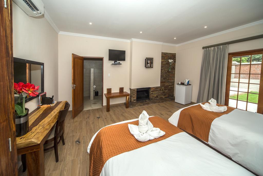 Casa Forno Country Hotel Otjiwarongo Exterior photo