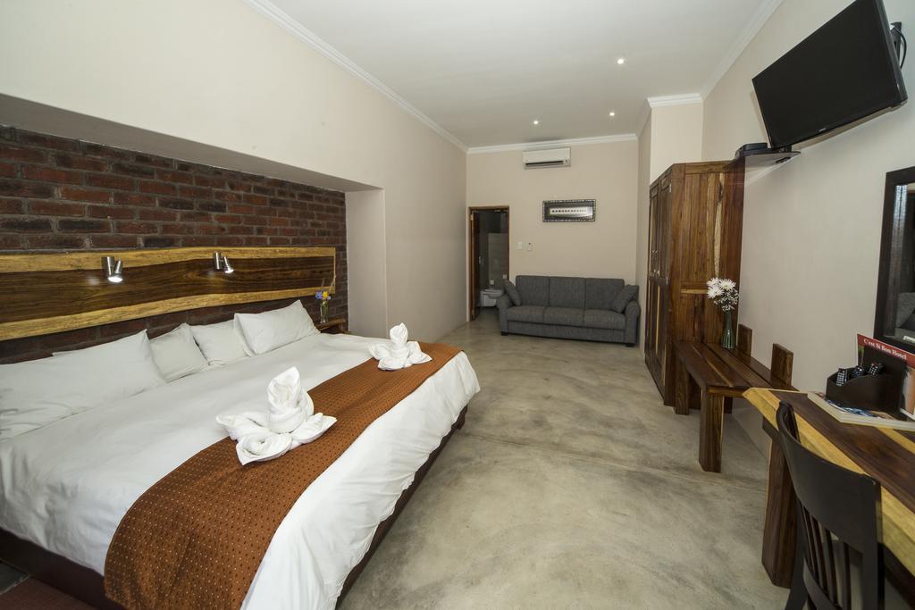 Casa Forno Country Hotel Otjiwarongo Exterior photo