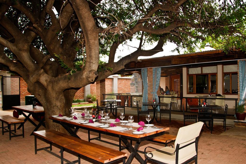Casa Forno Country Hotel Otjiwarongo Exterior photo