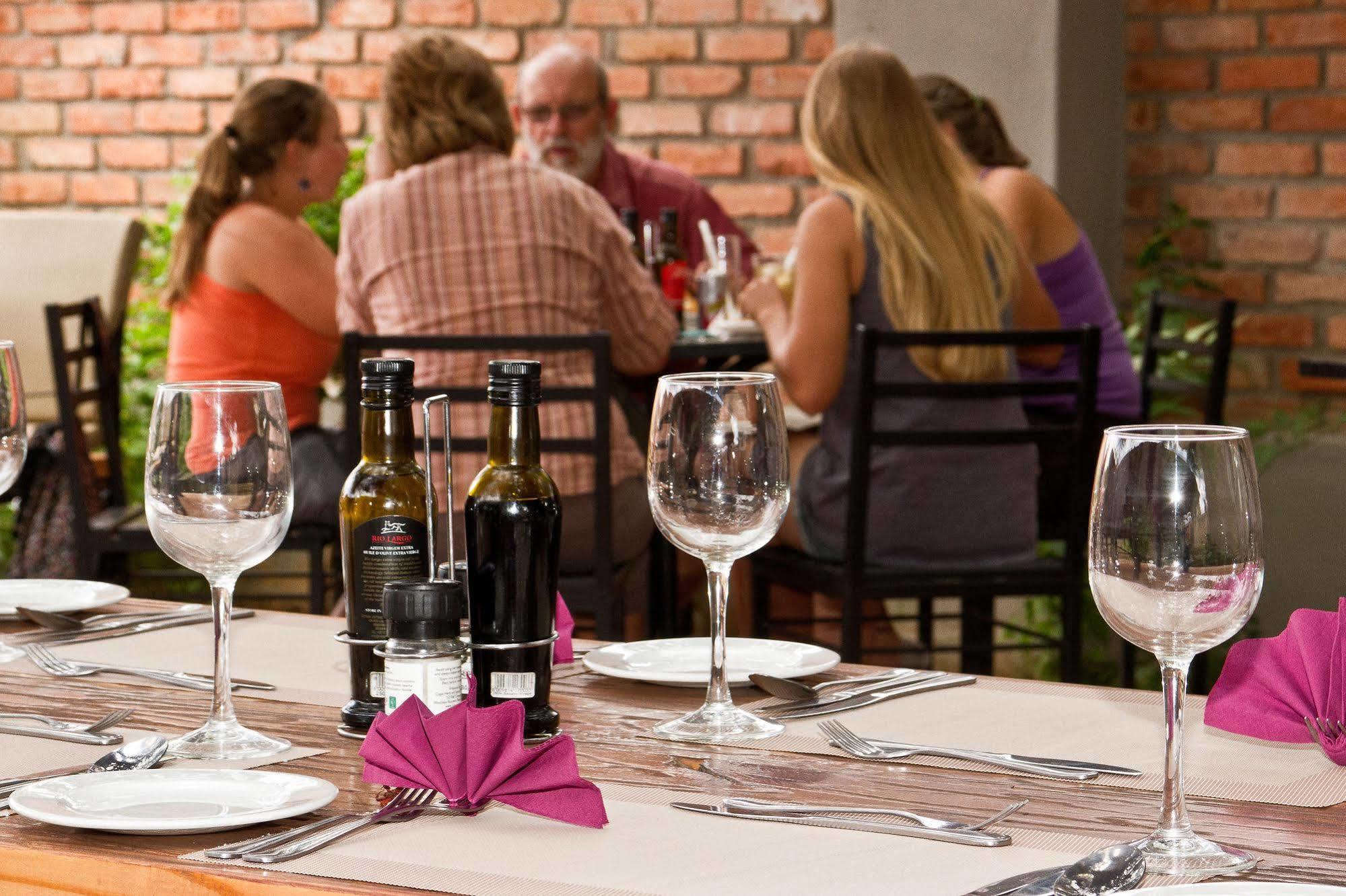 Casa Forno Country Hotel Otjiwarongo Exterior photo